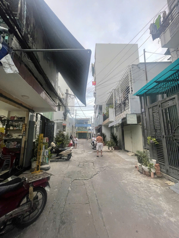 [ TÂN PHÚ ] Phú Thọ Hoà 💥 Vị trí Phú Thọ Hoà – trung tâm Tân Phú  💥 Nhà có 2 phòng 💥 Sổ đẹp, hoàn công đầy đủ, nở hậu. 💥 Hẻm xe tải đậu cửa
