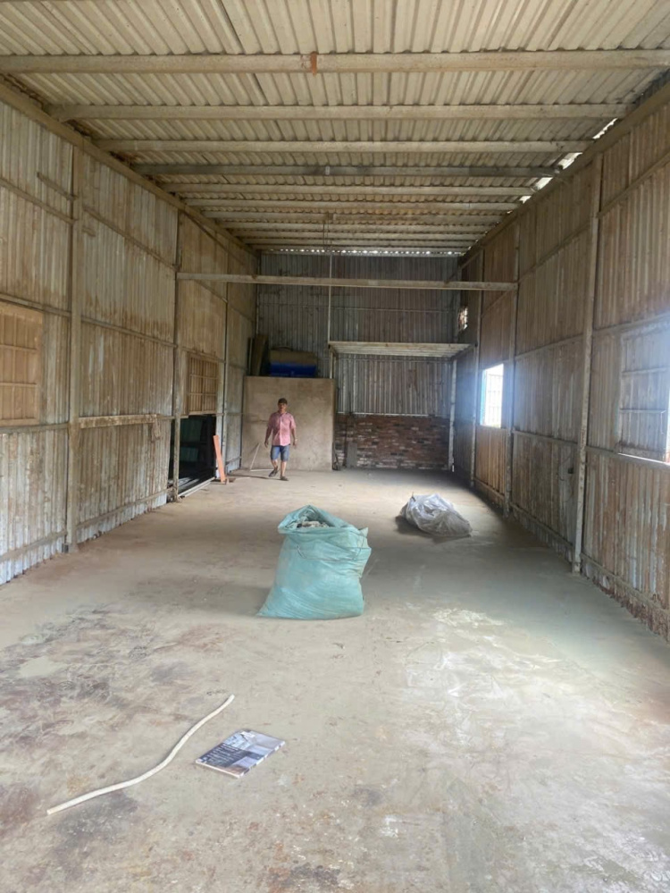 [ BÌNH TÂN ] Liên Khu 5-6 + NHÀ KHO xưởng chỉ 1/ ngắn ngủn cách 1 Căn ra Đường kênh mương lệ bhhb