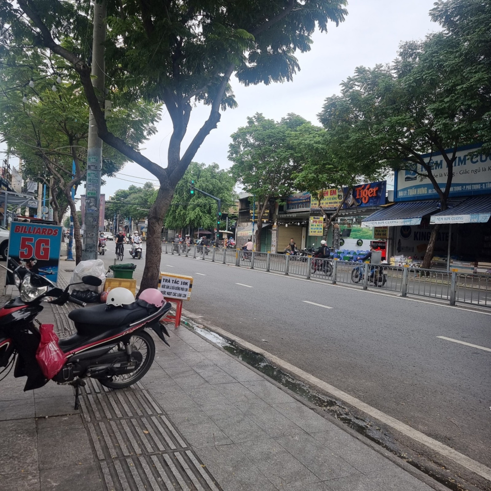 [ TÂN PHÚ ] Kênh Tân Hoá - MẶT TIỀN - DT 883M2 (13/37× 45) NỞ HẬU --ĐANG CHO THUÊ DÒNG TIỀN LỚN.