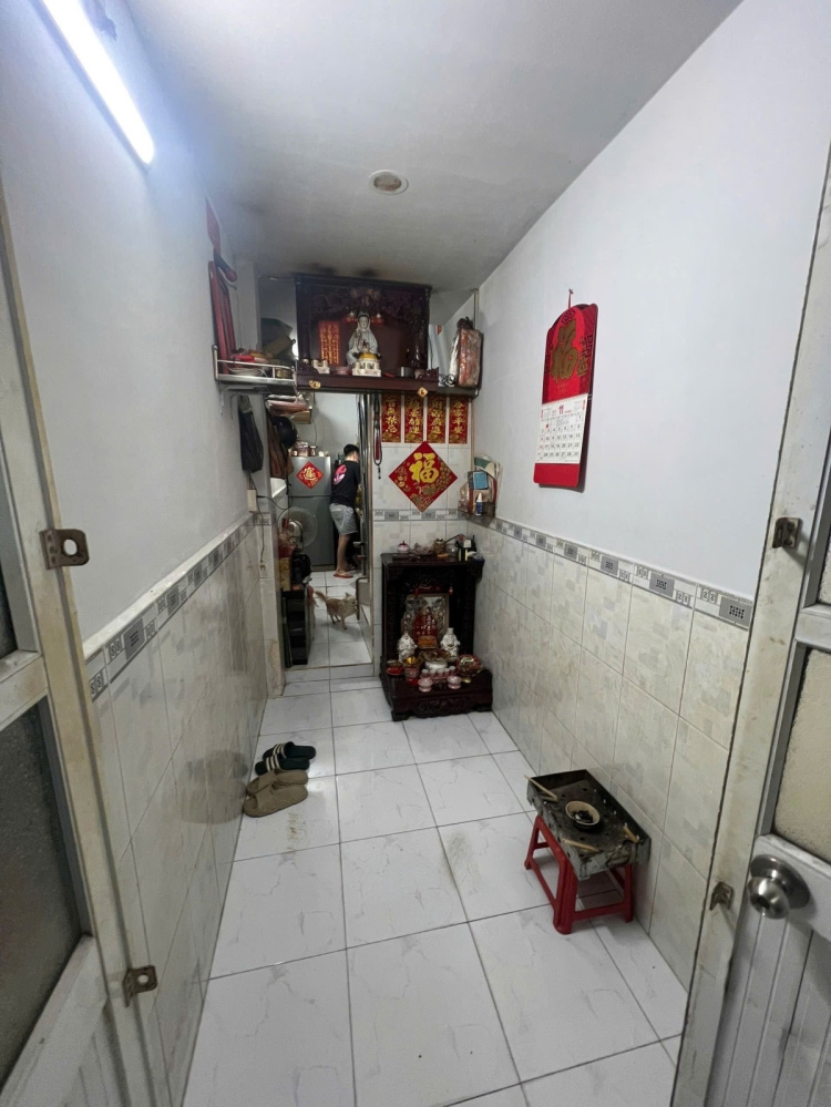 [ TÂN PHÚ ] Hoà Bình - NHÀ NGAY TRUNG TÂM, SÁT BÊN ĐẦM SEN GIÁP Q6, Q11 - GẦN TRUNG TÂM