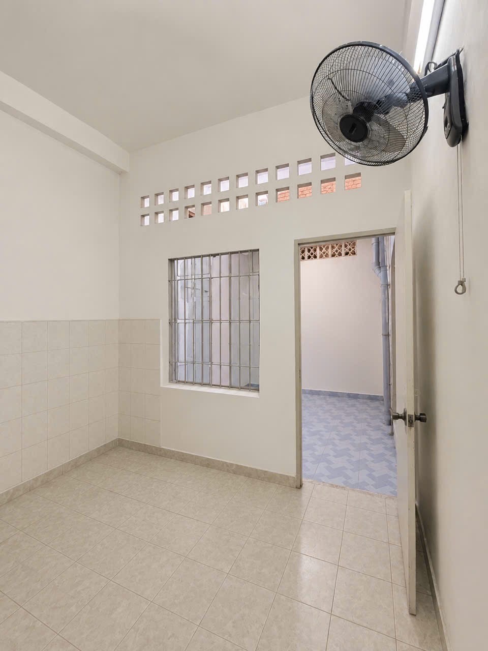 HẺM XE TẢI PHẠM VĂN HAI - GẦN SÂN BAY - 122M2 - 3 TẦNG - 2 CĂN 2 SỔ.