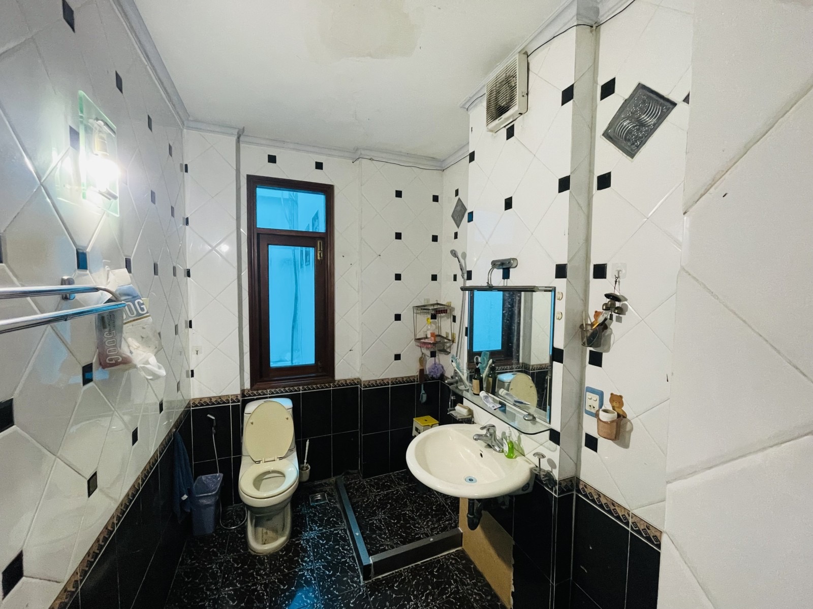 SIÊU PHẨM BIỆT THỰ MINi KHU SÂN BAY - HOÀNG VĂN THỤ - 141M2 NGANG 5M - SỔ CHUẨN ĐẸP - HẺM 10M THÔNG