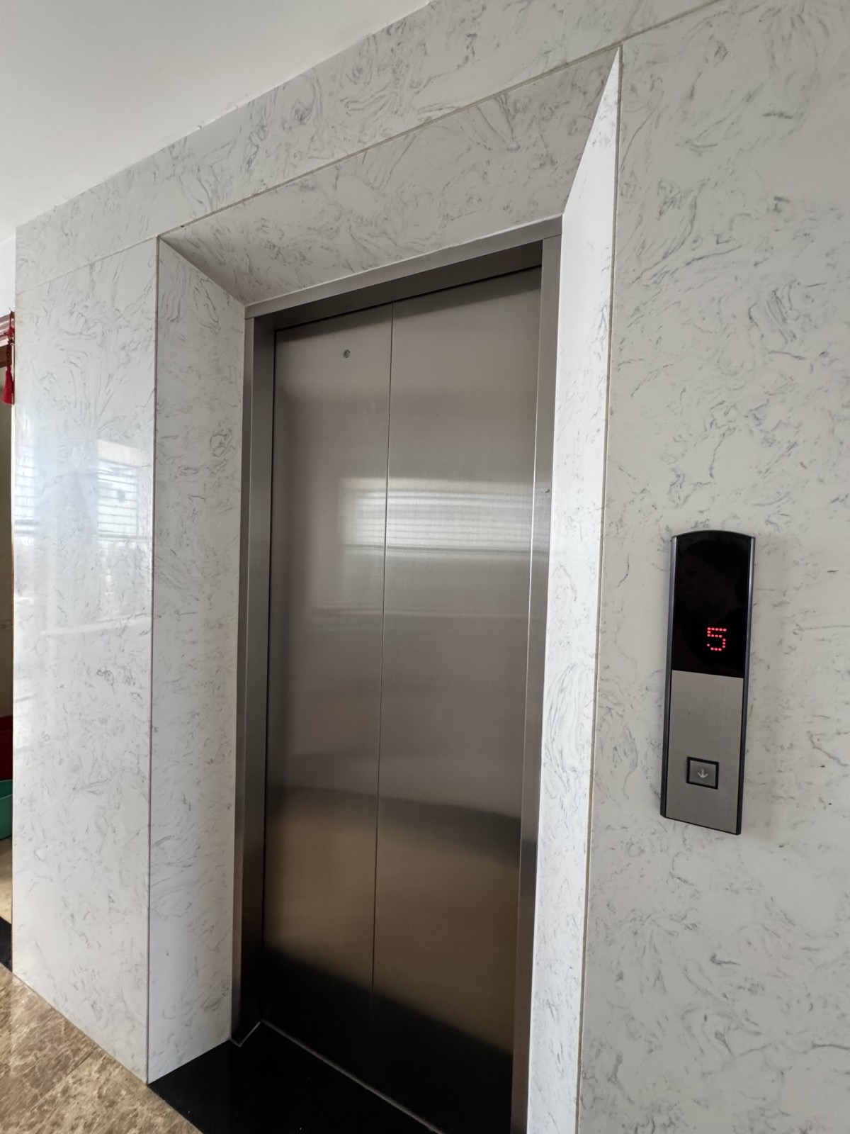 BIỆT THỰ CAO CẤP BÀU CÁT 2 – HẦM Ô TÔ – THANG MÁY XỊN – 8 PHÒNG ĐẲNG CẤP